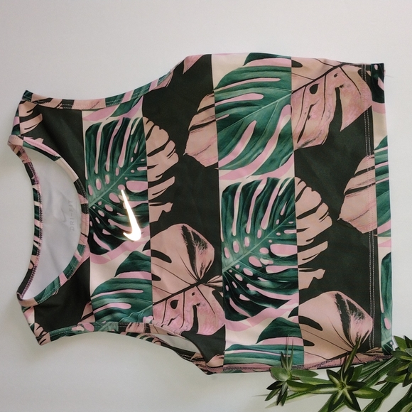 Nike Wide Neck Fast DRI FIT Palm Print Tank EUC Size XS - Picture 4 of 11